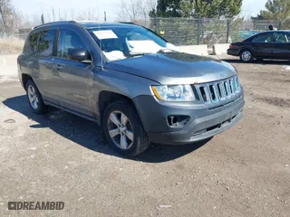 2012 Jeep Compass Latitude with VIN 1C4NJDEB6CD562986, listed as a IAAI auction lot 41813858 with NaN miles. Bid and sale history available at carsss.com. Image 1.
