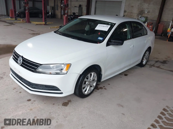 2015 Volkswagen Jetta SE с VIN 3VWD17AJ9FM271575, выставлен на аукционе IAAI как лот 42198458 с пробегом 122 161 миль миль и . История ставок и продаж доступна на DreamBid. Изображение 2.