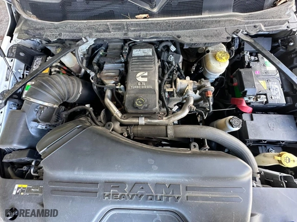 2020 Ram 3500 Chassis Cab Tradesman with VIN 3C7WRTCLXLG279872, listed as a Copart auction lot 50193635 with 221,830 mi miles and Clean Title. Bid and sale history available at carsss.com. Image 7.