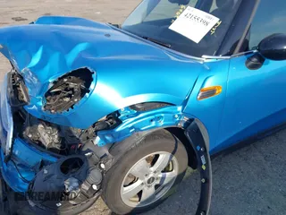 2015 MINI Hardtop 4 Door with VIN WMWXS5C56FT831505, listed as a IAAI auction lot 42155398 with 95,693 mi miles and . Bid and sale history available at DreamBid. Image 19.