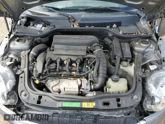 2008 MINI Hardtop S with VIN WMWMF73538TT91152, listed as a Copart auction lot 57671495 with 176,063 mi miles and Salvage title. Bid and sale history available at DreamBid. Image 11.