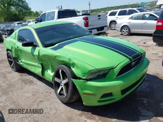 2014 Ford Mustang V6 с VIN 1ZVBP8AM2E5278085, выставлен на аукционе IAAI как лот 42233059 с пробегом 59 701 миль миль и . История ставок и продаж доступна на DreamBid. Изображение 1.