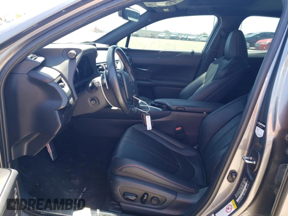 2019 Lexus UX 200 z VIN JTHY3JBH7K2016799, wystawiony jako Copart lot #55071085 z przebiegiem 67 189 mil mil oraz Szkoda całkowita • Salvage title. Historia ofert i sprzedaży dostępna na DreamBid. Obrazek 7.