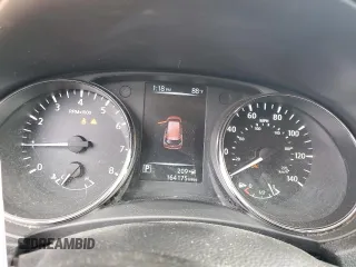 2017 Nissan Rogue SV z VIN 5N1AT2MN0HC834739, wystawiony jako Copart lot #57524185 z przebiegiem 164 175 mil mil oraz Szkoda całkowita • Salvage title. Historia ofert i sprzedaży dostępna na DreamBid. Obrazek 9.