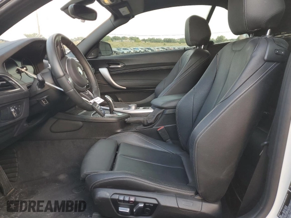 2020 BMW M2 z VIN WBA2N3C00L7E38388, wystawiony jako Copart lot #74611864 z przebiegiem 16 035 mil mil oraz Szkoda całkowita • Salvage title. Historia ofert i sprzedaży dostępna na DreamBid. Obrazek 7.