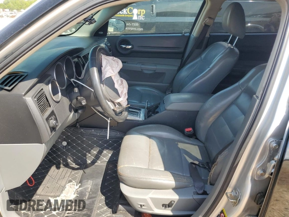 2005 Dodge Magnum RT z VIN 2D8GV58205H550371, wystawiony jako Copart lot #52808415 z przebiegiem 201 932 mil mil oraz Szkoda całkowita • Salvage title. Historia ofert i sprzedaży dostępna na DreamBid. Obrazek 7.