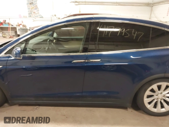 2016 Tesla Model X 70D z VIN 5YJXCBE27GF012024, wystawiony jako IAAI lot #41799547 z przebiegiem Nie podano mil oraz . Historia ofert i sprzedaży dostępna na DreamBid. Obrazek 13.