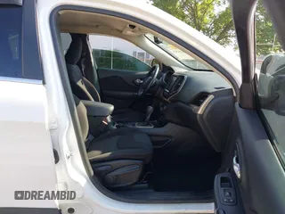 2016 Jeep Cherokee Latitude with VIN 1C4PJMCB7GW371955, listed as a IAAI auction lot 42562529 with 111,826 mi miles and . Bid and sale history available at DreamBid. Image 5.
