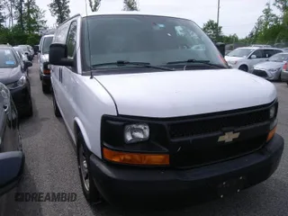 2014 Chevrolet Express Cargo z VIN 1GCSGAFX2E1162535, wystawiony jako IAAI lot #42302089 z przebiegiem 257 721 mil mil oraz . Historia ofert i sprzedaży dostępna na DreamBid. Obrazek 1.