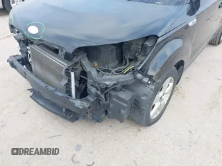 2018 Kia Soul with VIN KNDJN2A29J7890637, listed as a IAAI auction lot 41510529 with 102,140 mi miles. Bid and sale history available at carsss.com. Image 17.