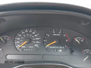 1994 Ford Mustang GT z VIN 1FALP42T0RF147393, wystawiony jako IAAI lot #42046032 z przebiegiem 184 504 mil mil oraz . Historia ofert i sprzedaży dostępna na DreamBid. Obrazek 7.