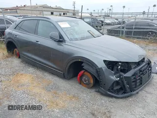 2022 Audi SQ8 Prestige z VIN WA1CWBF11ND017665, wystawiony jako IAAI lot #41430807 z przebiegiem 30 619 mil mil oraz . Historia ofert i sprzedaży dostępna na DreamBid. Obrazek 1.