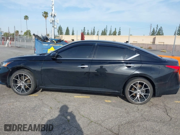 2020 Nissan Altima SV with VIN 1N4BL4DV1LC281229, listed as a IAAI auction lot 41801379 with 49,925 mi miles and . Bid and sale history available at DreamBid. Image 13.