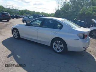 2016 BMW 3 Series 328i xDrive z VIN WBA8E3G51GNU00179, wystawiony jako IAAI lot #42292023 z przebiegiem 106 513 mil mil oraz . Historia ofert i sprzedaży dostępna na DreamBid. Obrazek 3.