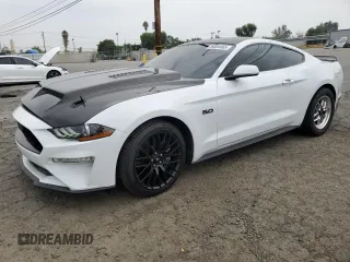 2021 Ford Mustang GT z VIN 1FA6P8CF7M5154451, wystawiony jako Copart lot #59484465 z przebiegiem 26 817 mil mil oraz Szkoda całkowita • Salvage title. Historia ofert i sprzedaży dostępna na DreamBid. Obrazek 1.