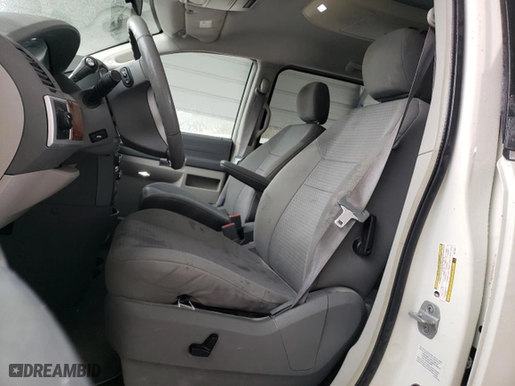 2008 Chrysler Town & Country Touring with VIN 2A8HR54P68R710057, listed as a Copart auction lot 47492085 with 141,839 mi miles and Salvage Title. Bid and sale history available at carsss.com. Image 7.
