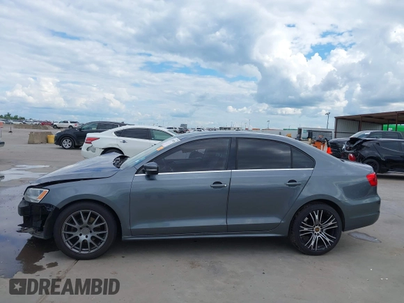 2013 Volkswagen Jetta SE with VIN 3VWDX7AJ6DM442987, listed as a IAAI auction lot 42240855 with 150,540 mi miles and . Bid and sale history available at DreamBid. Image 13.