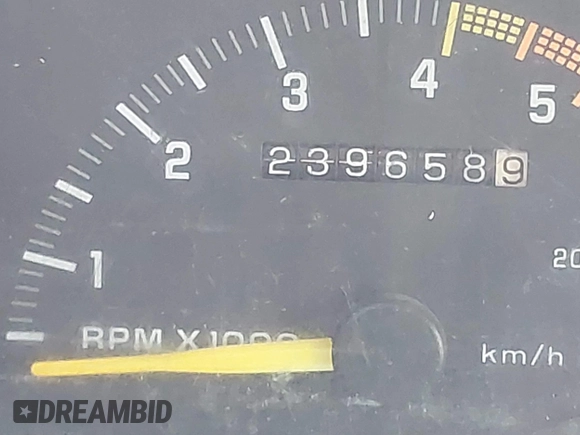 1992 GMC Sierra 1500 z VIN 2GTEK19K1N1520018, wystawiony jako IAAI lot #42116679 z przebiegiem 239 658 mil mil oraz . Historia ofert i sprzedaży dostępna na DreamBid. Obrazek 7.