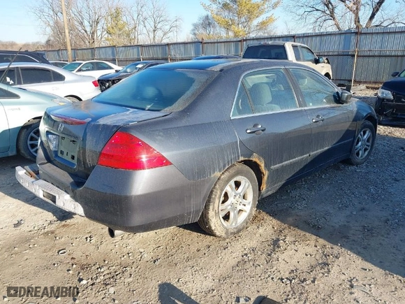2007 Honda Accord Sdn LX SE with VIN 1HGCM56367A130418, listed as a IAAI auction lot 41749502 with 313,940 mi miles. Bid and sale history available at carsss.com. Image 4.