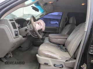 2006 Dodge 1500 SLT z VIN 1D7HU18216S566822, wystawiony jako Copart lot #52455255 z przebiegiem 142 382 mil mil oraz Szkoda całkowita • Salvage title. Historia ofert i sprzedaży dostępna na DreamBid. Obrazek 7.
