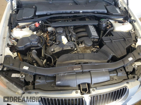 2009 BMW 3 Series 328i z VIN WBAPH57509NM32770, wystawiony jako Copart lot #54171475 z przebiegiem 179 642 mil mil oraz Szkoda całkowita • Salvage title. Historia ofert i sprzedaży dostępna na DreamBid. Obrazek 11.