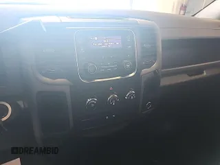 2013 Ram 1500 Tradesman z VIN 1C6RR6FP9DS560721, wystawiony jako IAAI lot #42598892 z przebiegiem 224 498 mil mil oraz . Historia ofert i sprzedaży dostępna na DreamBid. Obrazek 25.