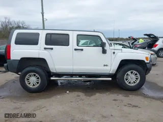 2008 Hummer H3 SUV with VIN 5GTEN13E188185413, listed as a IAAI auction lot 41316614 with 226,066 mi miles. Bid and sale history available at carsss.com. Image 13.