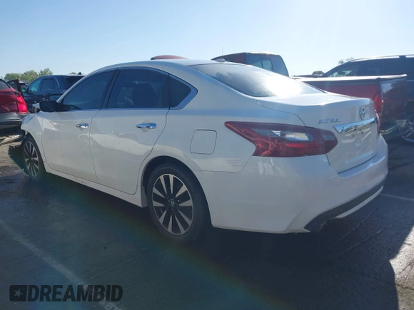 2018 Nissan Altima SR with VIN 1N4AL3AP0JC206823, listed as a IAAI auction lot 42024030 with 119,647 mi miles and . Bid and sale history available at carsss.com. Image 3.