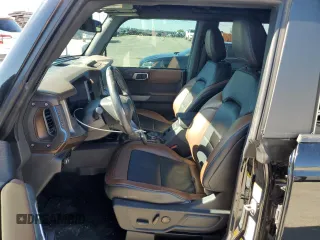 2023 Ford Bronco с VIN 1FMEE5DP8PLB53774, выставлен на аукционе Copart как лот 58173005 с пробегом 42 582 миль миль и Списание • Salvage title. История ставок и продаж доступна на DreamBid. Изображение 7.