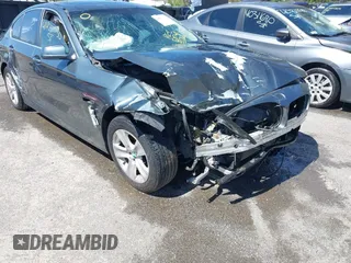2013 BMW 5 Series 528i xDrive with VIN WBAXH5C56DDW13425, listed as a IAAI auction lot 41927530 with 120,847 mi miles. Bid and sale history available at carsss.com. Image 6.