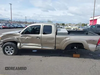 2006 Toyota Tacoma PreRunner with VIN 5TETU62N36Z164347, listed as a IAAI auction lot 41862319 with 395,554 mi miles. Bid and sale history available at carsss.com. Image 6.