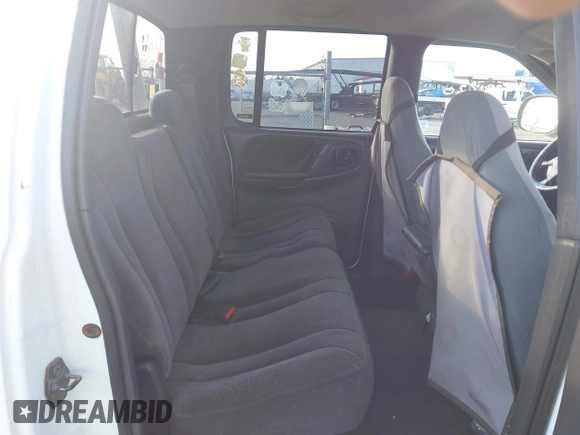 2000 Dodge Dakota Sport with VIN 1B7GG2AN1YS666364, listed as a IAAI auction lot 41718320 with 191,976 mi miles and . Bid and sale history available at carsss.com. Image 8.