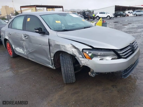 2014 Volkswagen Passat Wolfsburg Ed with VIN 1VWAT7A39EC067390, listed as a IAAI auction lot 41555240 with 151,147 mi miles. Bid and sale history available at carsss.com. Image 1.
