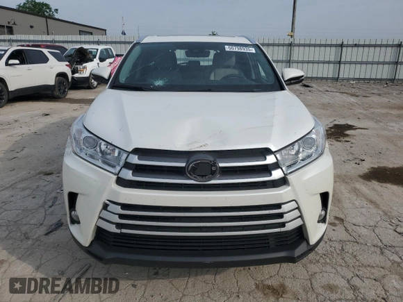 2019 Toyota Highlander SE with VIN 5TDJZRFH5KS917107, listed as a Copart auction lot 60798935 with 55,397 mi miles and Salvage title. Bid and sale history available at DreamBid. Image 5.