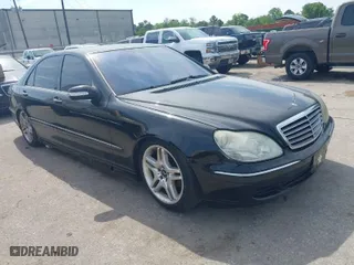 2006 Mercedes-Benz S-Class 5.0L with VIN WDBNG75J06A484636, listed as a IAAI auction lot 42058885 with 1 mi miles. Bid and sale history available at carsss.com. Image 1.