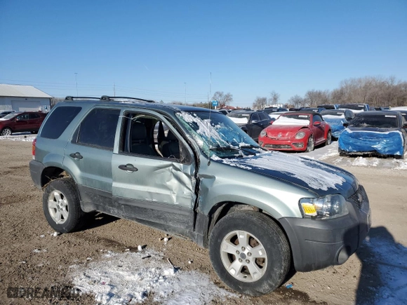 2005 Ford Escape XLT with VIN 1FMCU031X5KA29048, listed as a Copart auction lot 46323555 with 0 mi miles and Salvage Title. Bid and sale history available at carsss.com. Image 4.