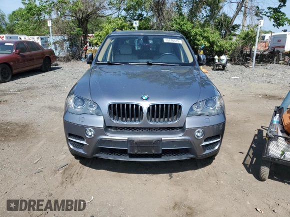 2011 BMW X5 35i z VIN 5UXZV4C55BL413040, wystawiony jako Copart lot #55246415 z przebiegiem 184 352 mil mil oraz Czysty tytuł • Clean title. Historia ofert i sprzedaży dostępna na DreamBid. Obrazek 5.