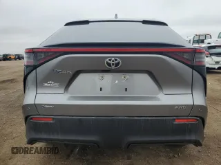 2024 Toyota bZ4X XLE z VIN JTMABACA8RA070121, wystawiony jako Copart lot #54550895 z przebiegiem 7312 mil mil oraz Szkody całkowita. Historia ofert i sprzedaży dostępna na DreamBid. Obrazek 6.