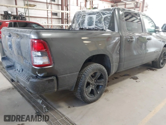 2020 Ram 1500 Big Horn z VIN 1C6SRFFT6LN103179, wystawiony jako IAAI lot #41884083 z przebiegiem 63 461 mil mil oraz . Historia ofert i sprzedaży dostępna na DreamBid. Obrazek 4.