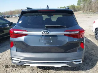 2021 Kia Seltos EX with VIN KNDERCAAXM7119935, listed as a IAAI auction lot 41852009 with 38,177 mi miles. Bid and sale history available at carsss.com. Image 17.