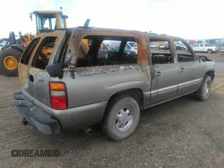 2000 GMC Yukon XL SLT with VIN 3GKFK16T8YG118062, listed as a IAAI auction lot 39305331 with 1 mi miles. Bid and sale history available at carsss.com. Image 4.