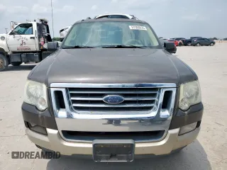 2006 Ford Explorer Eddie Bauer z VIN 1FMEU64EX6UB16337, wystawiony jako Copart lot #57350035 z przebiegiem 111 736 mil mil oraz Czysty tytuł • Clean title. Historia ofert i sprzedaży dostępna na DreamBid. Obrazek 5.
