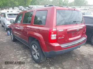 2016 Jeep Patriot Latitude z VIN 1C4NJRFBXGD657097, wystawiony jako IAAI lot #42094327 z przebiegiem 218 389 mil mil oraz . Historia ofert i sprzedaży dostępna na DreamBid. Obrazek 3.