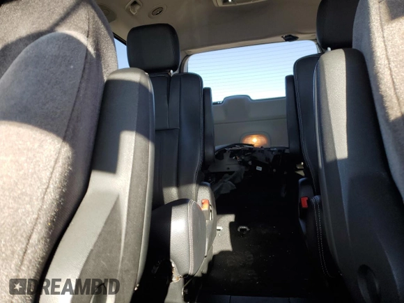 2015 Chrysler Town & Country LX with VIN 2C4RC1AG2FR675606, listed as a Copart auction lot 88864295 with 39,985 mi miles and Clean Title. Bid and sale history available at carsss.com. Image 10.