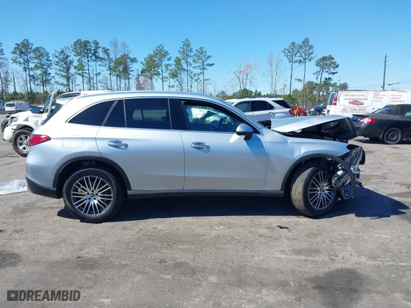 2024 Mercedes-Benz GLC with VIN W1NKM4GB4RF172935, listed as a IAAI auction lot 41693970 with 1,949 mi miles. Bid and sale history available at carsss.com. Image 13.