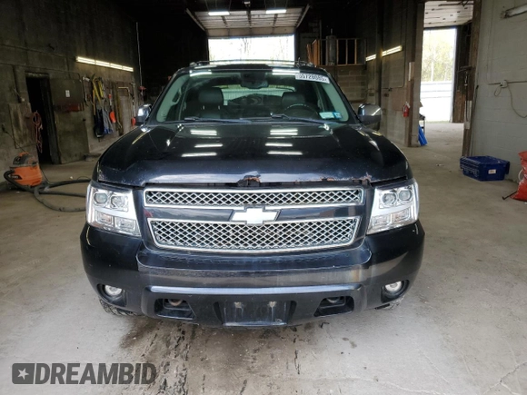 2009 Chevrolet Avalanche LTZ z VIN 3GNFK32099G228064, wystawiony jako Copart lot #55728085 z przebiegiem 162 389 mil mil oraz Szkoda całkowita • Salvage title. Historia ofert i sprzedaży dostępna na DreamBid. Obrazek 5.