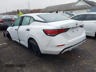 2024 Nissan Sentra S z VIN 3N1AB8BV0RY310208, wystawiony jako IAAI lot #41774546 z przebiegiem 17 828 mil mil oraz . Historia ofert i sprzedaży dostępna na DreamBid. Obrazek 3.