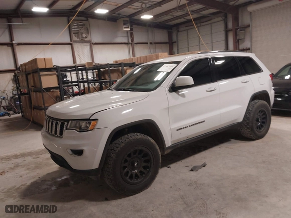 2018 Jeep Grand Cherokee Laredo E with VIN 1C4RJFAG0JC105804, listed as a IAAI auction lot 41587036 with 107,601 mi miles. Bid and sale history available at carsss.com. Image 17.