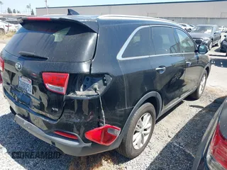 2016 Kia Sorento LX z VIN 5XYPGDA57GG037286, wystawiony jako IAAI lot #42479020 z przebiegiem 197 478 mil mil oraz . Historia ofert i sprzedaży dostępna na DreamBid. Obrazek 4.