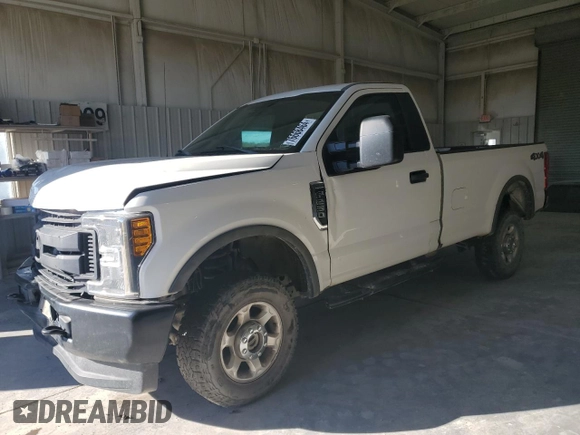 2017 Ford Super Duty F-250 SRW XLT with VIN 1FTBF2B67HED41799, listed as a Copart auction lot 76668464 with 184,138 mi miles and Salvage Title. Bid and sale history available at carsss.com. Image 1.